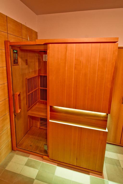 Hotel Milord Пултуск Экстерьер фото