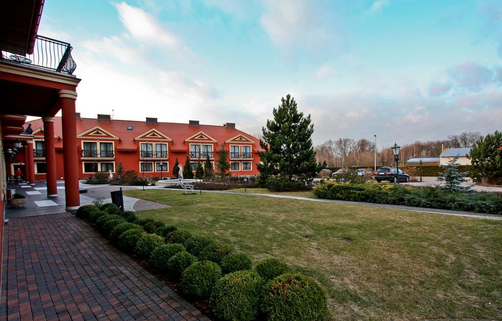 Hotel Milord Пултуск Экстерьер фото