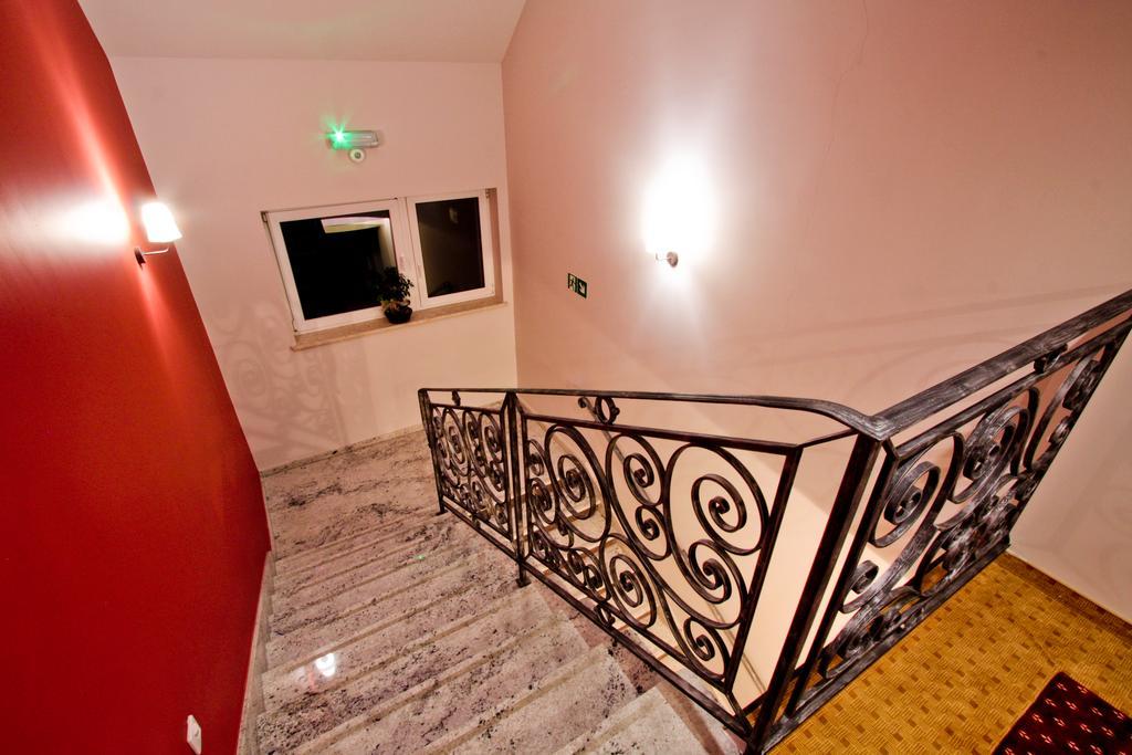 Hotel Milord Пултуск Экстерьер фото