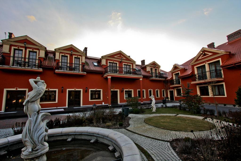 Hotel Milord Пултуск Экстерьер фото