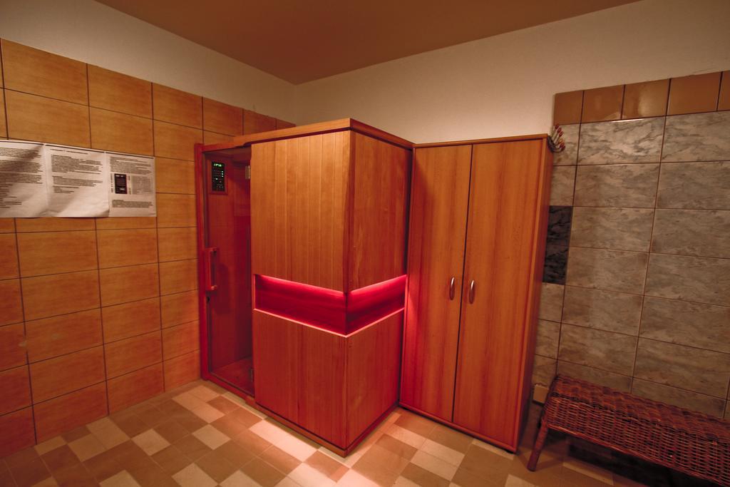 Hotel Milord Пултуск Экстерьер фото