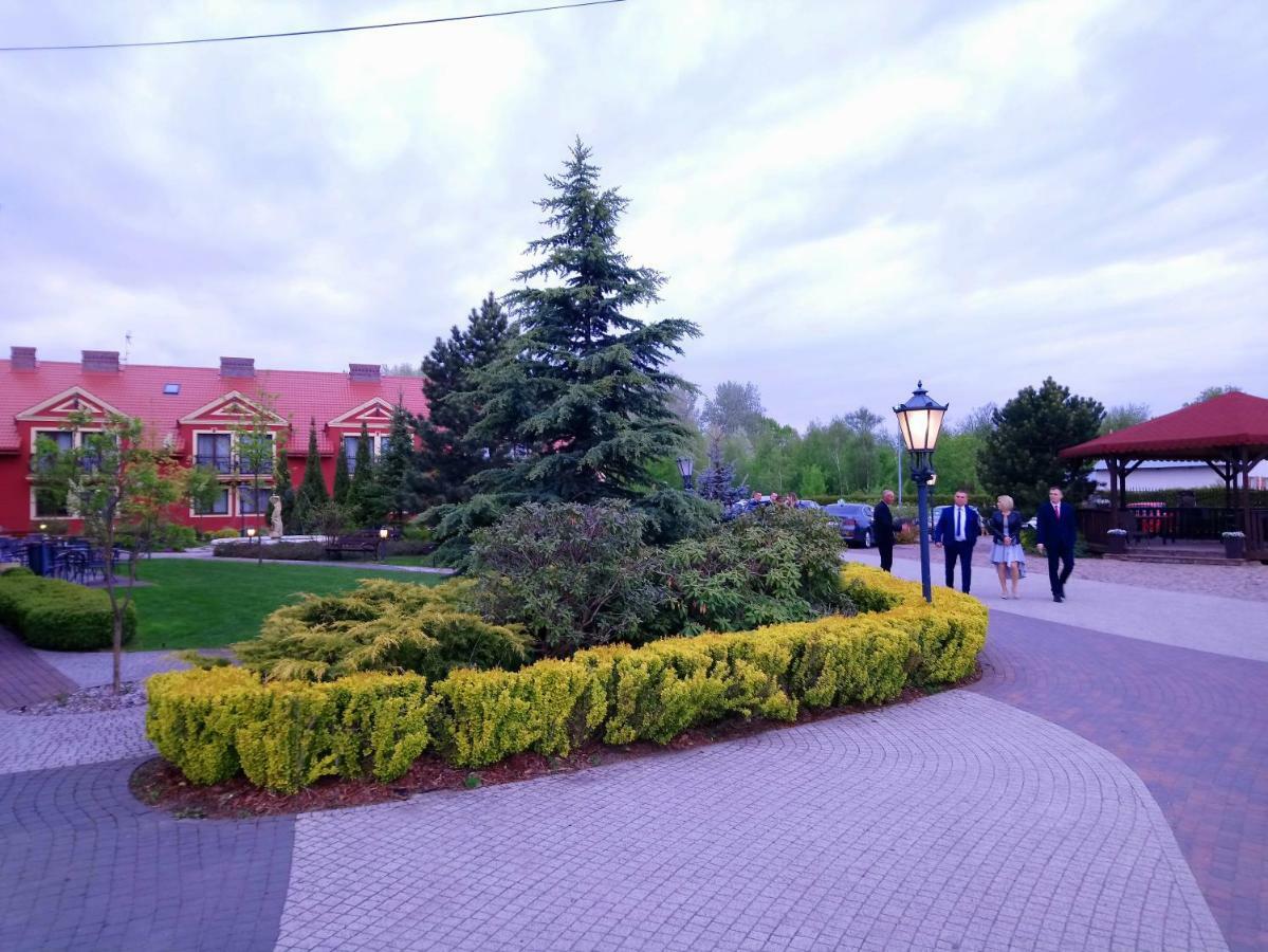 Hotel Milord Пултуск Экстерьер фото