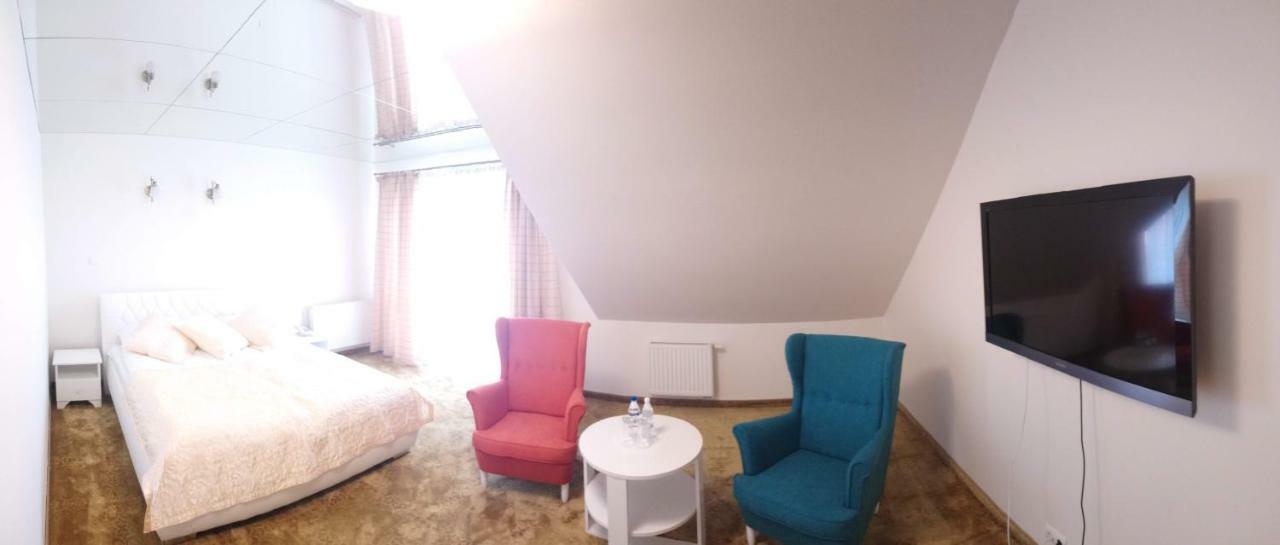 Hotel Milord Пултуск Экстерьер фото