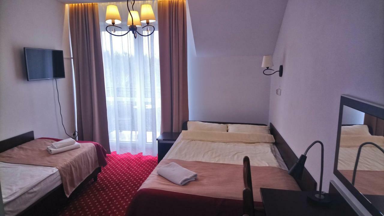 Hotel Milord Пултуск Экстерьер фото