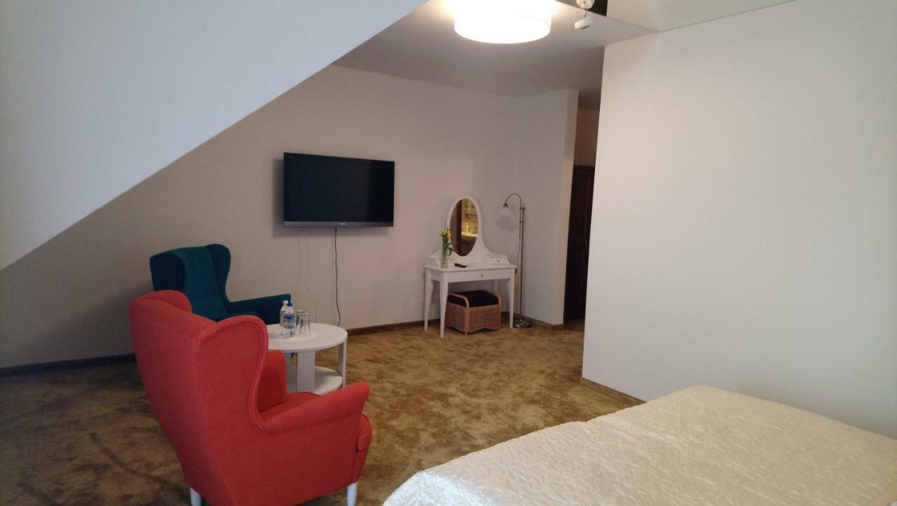 Hotel Milord Пултуск Экстерьер фото