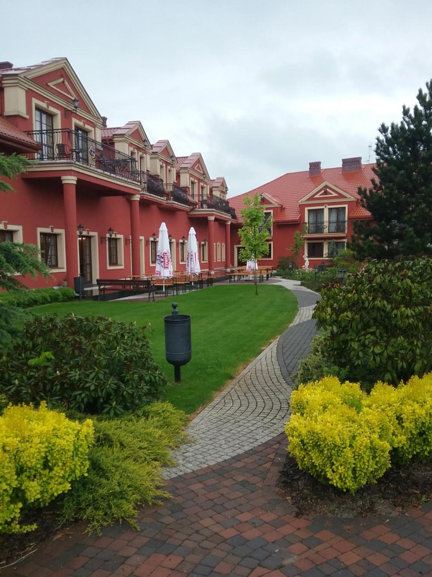 Hotel Milord Пултуск Экстерьер фото